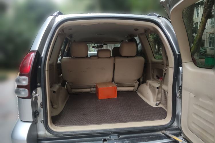 Used Toyota Prado 2004 GX 2.7 Automatic Model Trunk