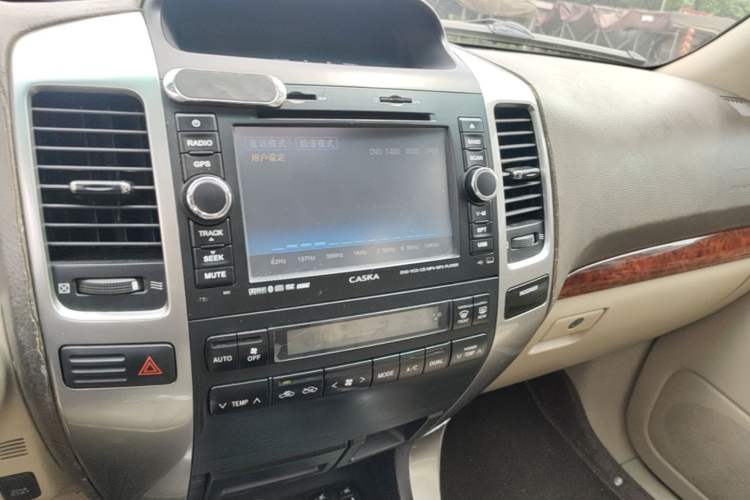 Used Toyota Prado 2004 VX 4.0 Audio And AC Panel