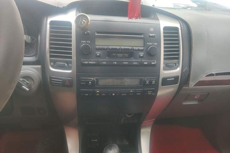 Used Toyota Prado 2004 GX 2.7 Automatic Model Audio And AC Panel