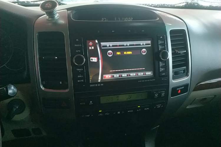 Used Toyota Prado 2004 GX 2.7 Automatic Model Audio And AC Panel