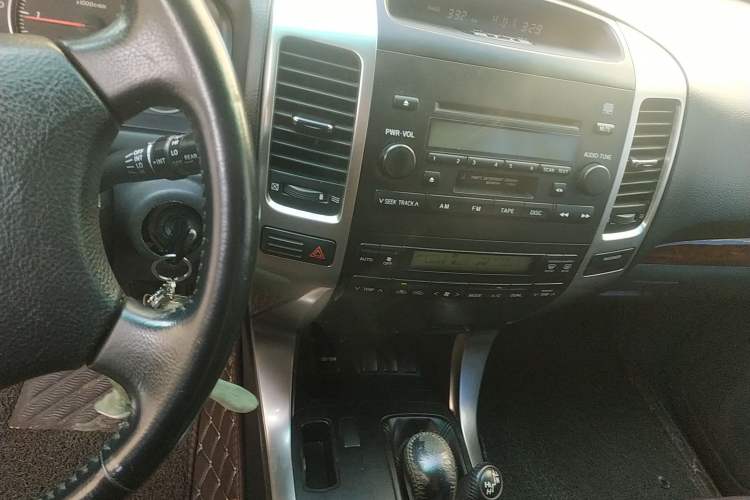 Used Toyota Prado 2004 GX 2.7 Automatic Model Audio And AC Panel