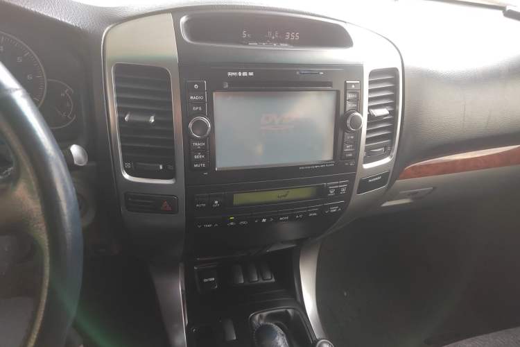 Used Toyota Prado 2004 GX 2.7 Automatic Model Audio And AC Panel