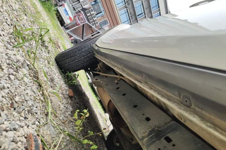 Used Toyota Prado 2004 VX 4.0 Chassis Front Right