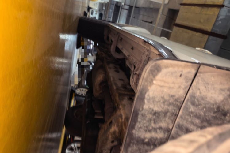 Used Toyota Prado 2004 GX 2.7 Automatic Model Chassis Front Right