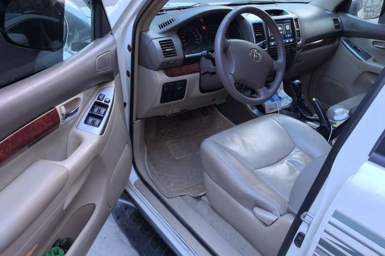 Used Toyota Prado 2004 GX 2.7 Automatic Model Driver Seat