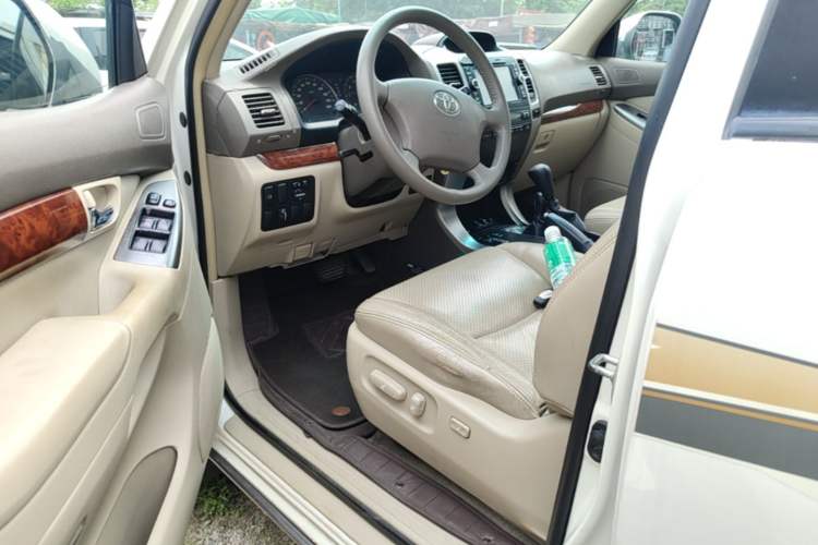 Used Toyota Prado 2004 VX 4.0 Driver Seat