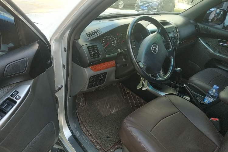 Used Toyota Prado 2004 GX 2.7 Automatic Model Driver Seat