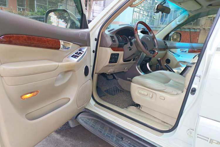 Used Toyota Prado 2004 VX 4.0 Driver Seat