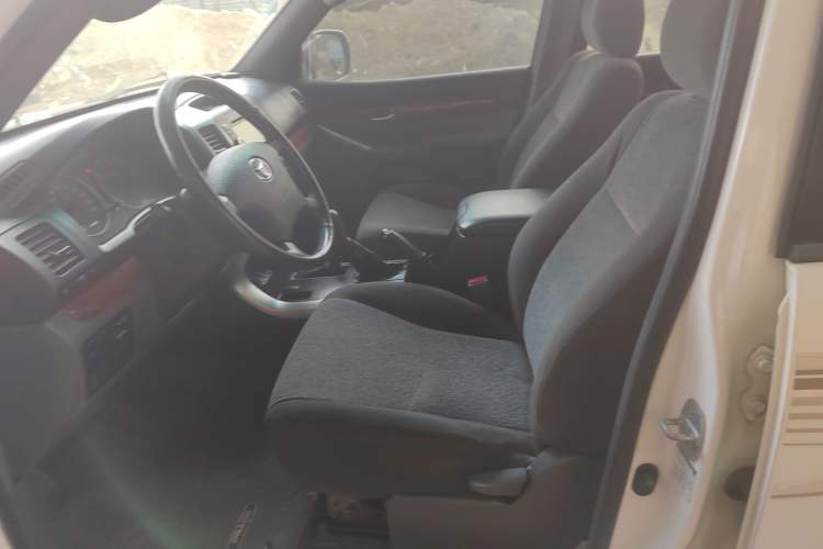 Used Toyota Prado 2004 GX 2.7 Automatic Model Driver Seat