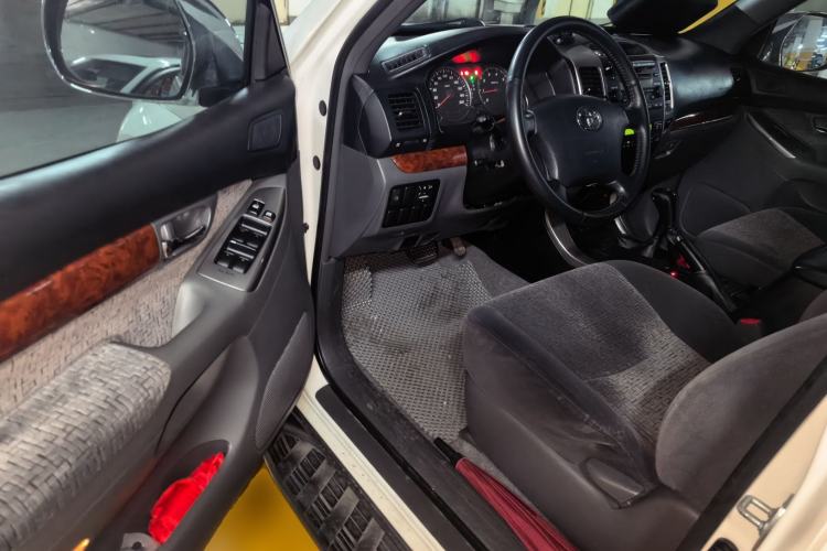 Used Toyota Prado 2004 GX 2.7 Automatic Model Driver Seat
