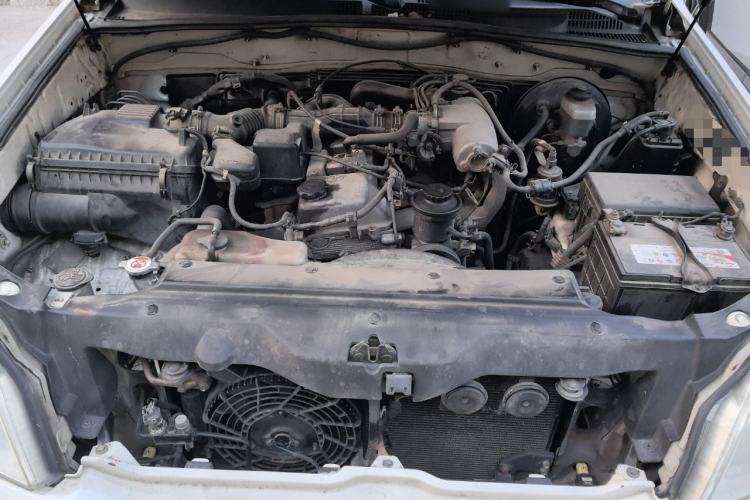 Used Toyota Prado 2004 GX 2.7 Automatic Model Engine Bay