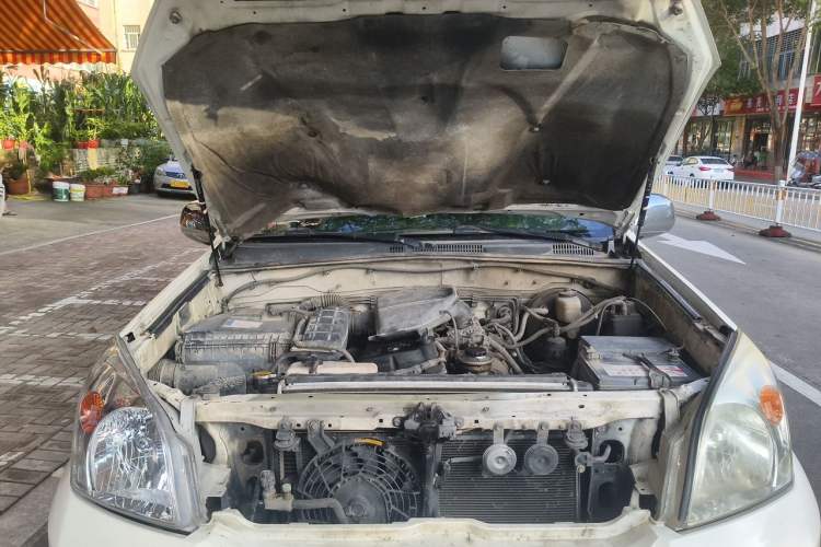 Used Toyota Prado 2004 GX 2.7 Automatic Model Engine Bay