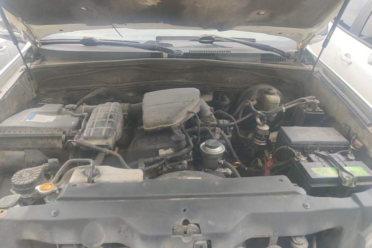 Used Toyota Prado 2004 GX 2.7 Automatic Model Engine Bay