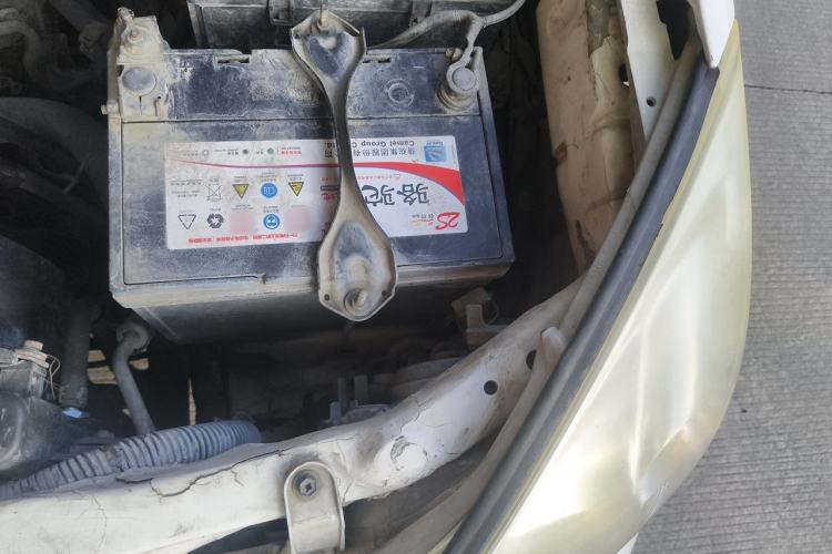Used Toyota Prado 2004 GX 2.7 Automatic Model Engine Bay Left
