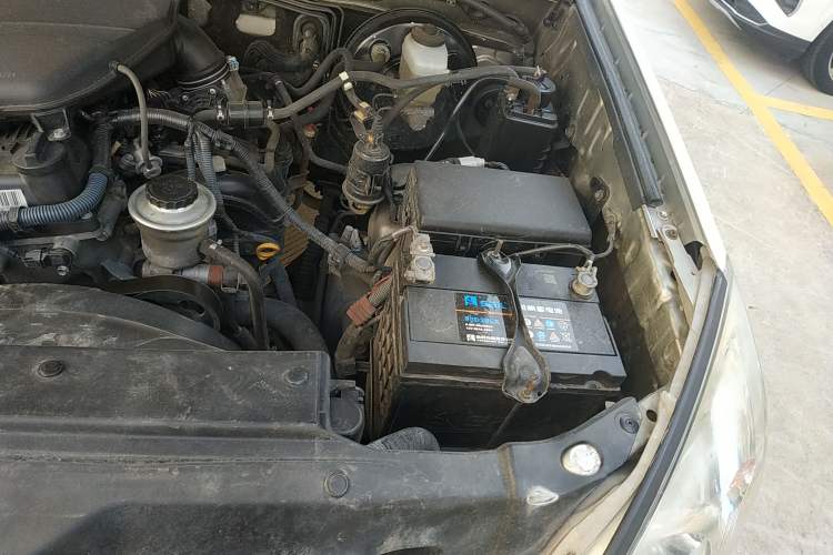 Used Toyota Prado 2004 GX 2.7 Automatic Model Engine Bay Left