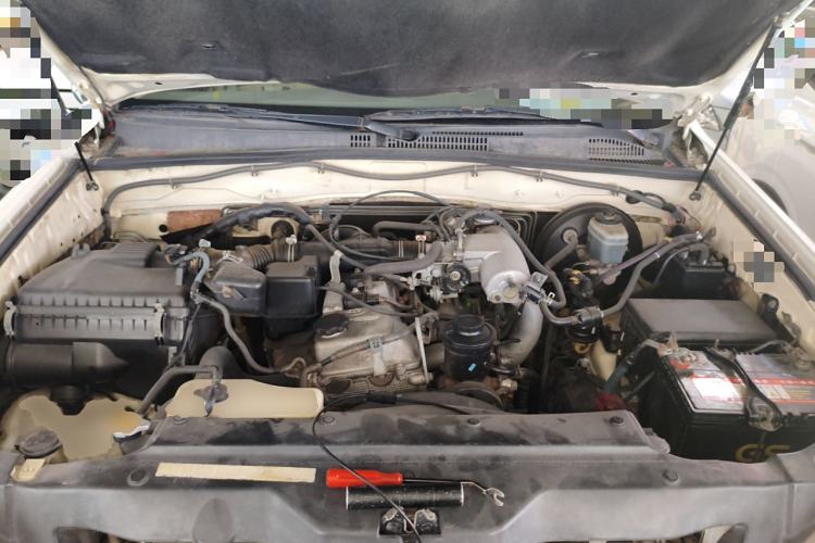 Used Toyota Prado 2004 GX 2.7 Automatic Model Engine Bay