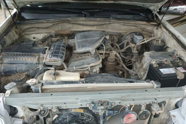 Used Toyota Prado 2004 GX 2.7 Automatic Model Engine Bay