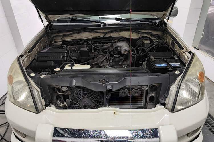 Used Toyota Prado 2004 GX 2.7 Automatic Model Engine Bay