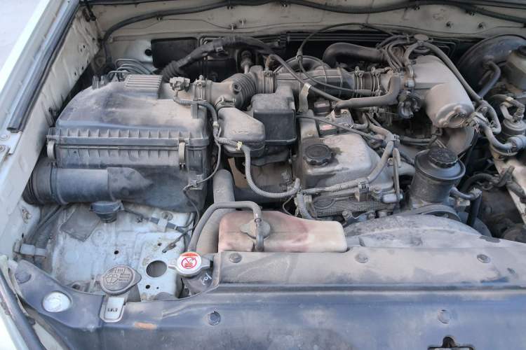 Used Toyota Prado 2004 GX 2.7 Automatic Model Engine Bay Right