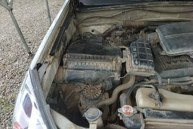 Used Toyota Prado 2004 GX 2.7 Automatic Model Engine Bay Right