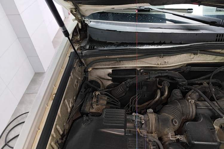 Used Toyota Prado 2004 GX 2.7 Automatic Model Engine Bay Right