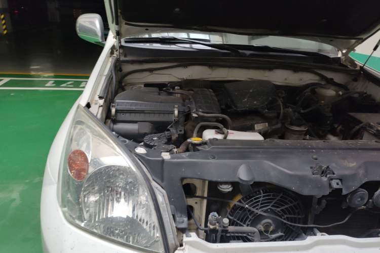Used Toyota Prado 2004 GX 2.7 Automatic Model Engine Bay Right