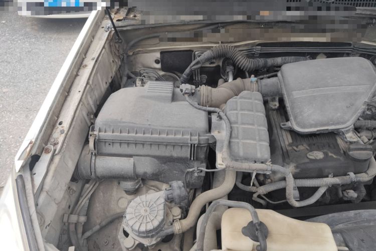 Used Toyota Prado 2004 GX 2.7 Manual Model Engine Bay Right