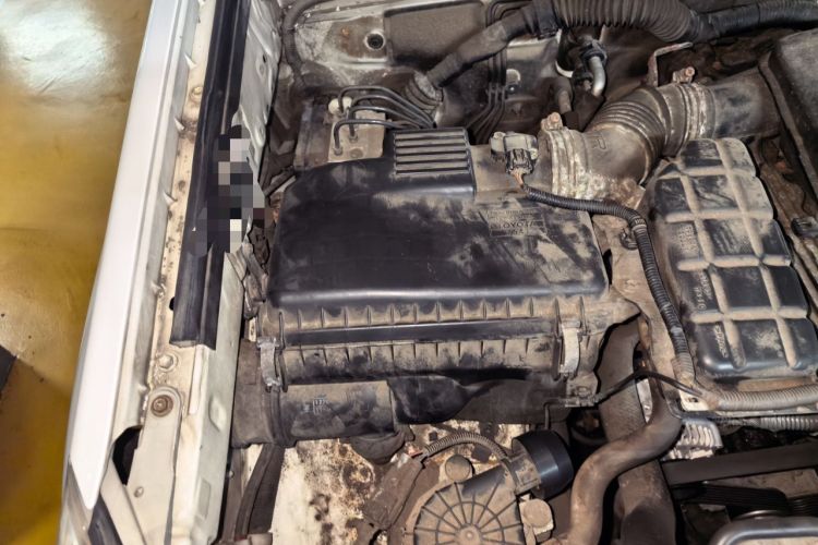 Used Toyota Prado 2004 GX 2.7 Automatic Model Engine Bay Right