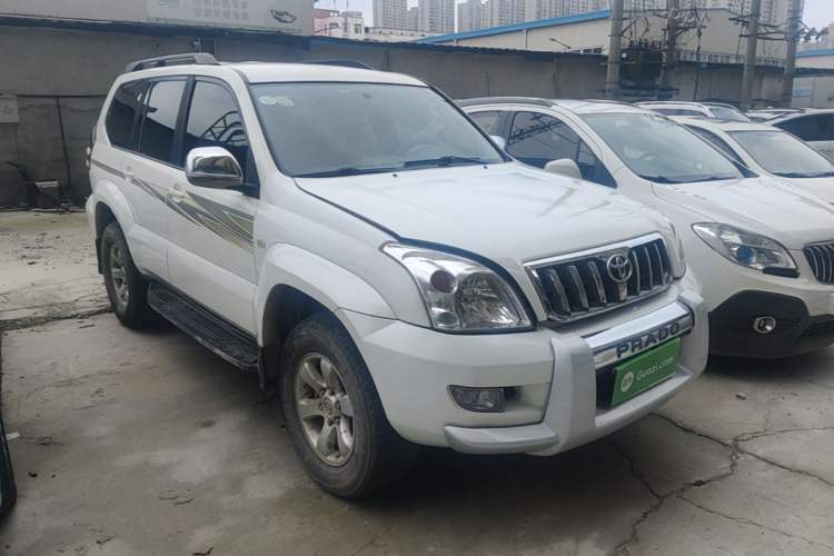 Used Toyota Prado 2004 GX 2.7 Automatic Model Front Right 45 Deg