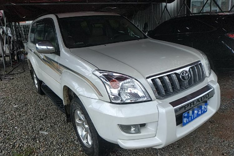 Used Toyota Prado 2004 GX 2.7 Automatic Model Front Right 45 Deg