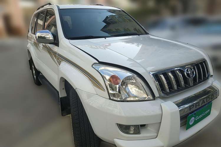 Used Toyota Prado 2004 GX 2.7 Automatic Model Front Right 45 Deg
