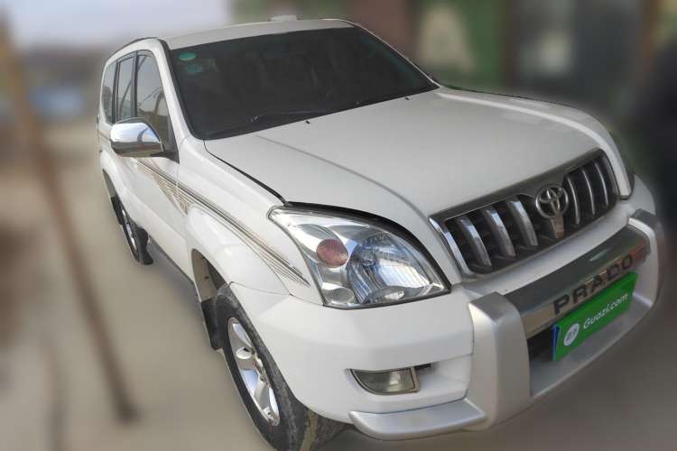 Used Toyota Prado 2004 GX 2.7 Automatic Model Front Right 45 Deg