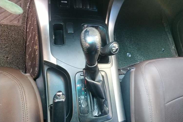 Used Toyota Prado 2004 GX 2.7 Automatic Model Gear Lever