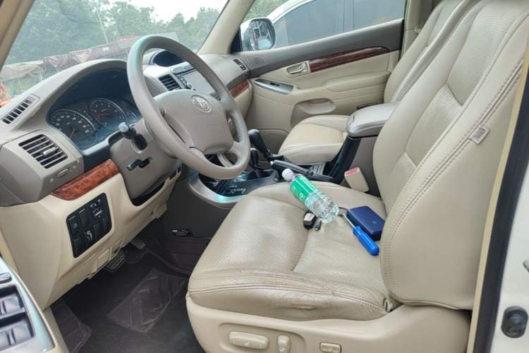 Used Toyota Prado 2004 VX 4.0 Left Front Seat