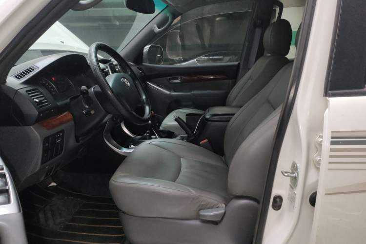 Used Toyota Prado 2004 GX 2.7 Automatic Model Left Front Seat