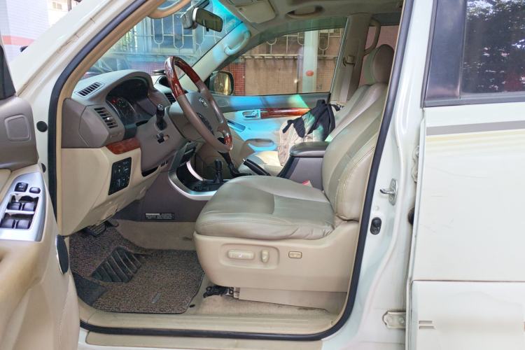 Used Toyota Prado 2004 VX 4.0 Left Front Seat