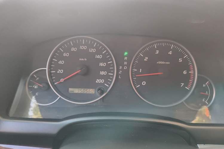 Used Toyota Prado 2004 GX 2.7 Automatic Model Odometer Close Up