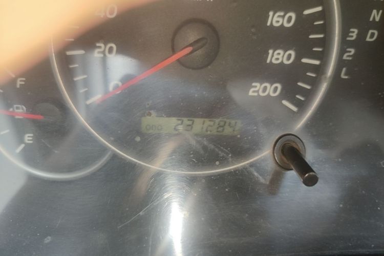 Used Toyota Prado 2004 GX 2.7 Automatic Model Odometer Close Up