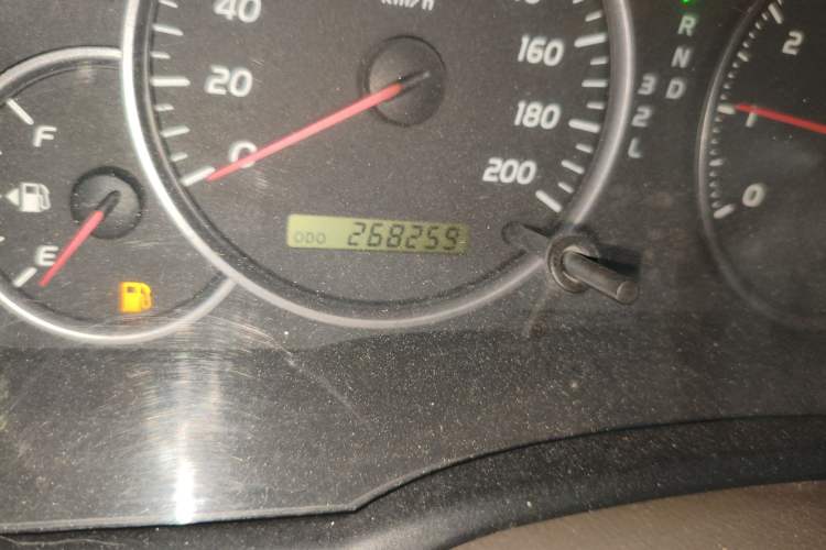 Used Toyota Prado 2004 GX 2.7 Automatic Model Odometer Close Up