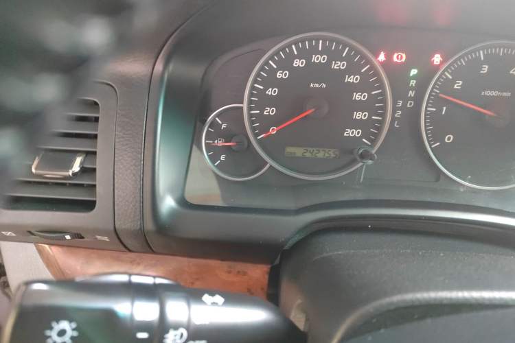 Used Toyota Prado 2004 GX 2.7 Automatic Model Odometer Close Up