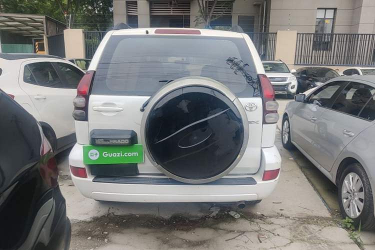 Used Toyota Prado 2004 GX 2.7 Automatic Model Rear