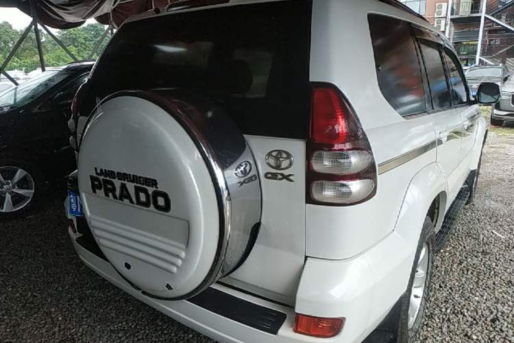 Used Toyota Prado 2004 GX 2.7 Automatic Model Rear Right 45 Deg