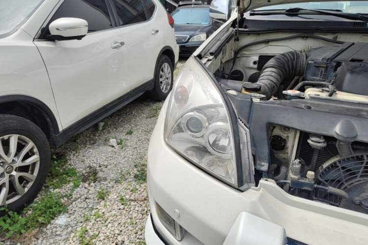 Used Toyota Prado 2004 VX 4.0 Right Front Headlight