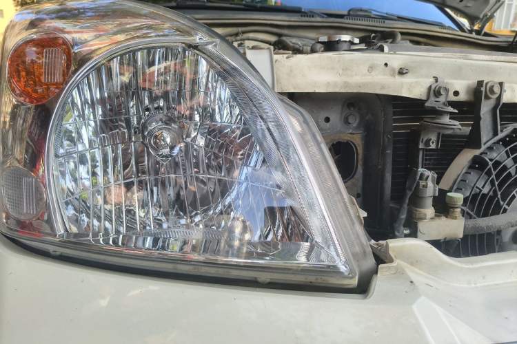 Used Toyota Prado 2004 GX 2.7 Automatic Model Right Front Headlight
