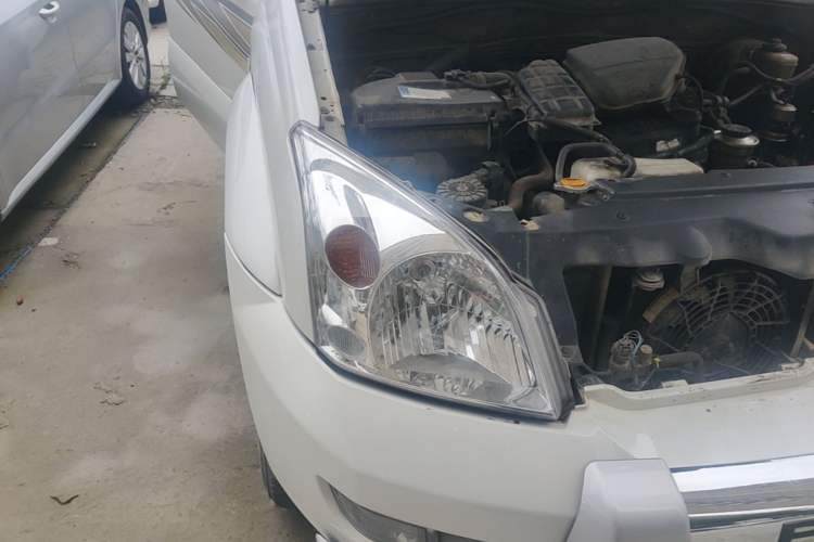 Used Toyota Prado 2004 GX 2.7 Automatic Model Right Front Headlight