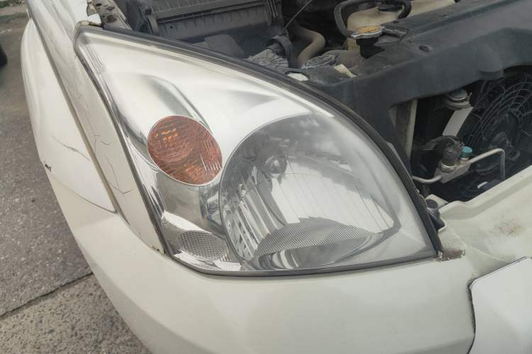 Used Toyota Prado 2004 GX 2.7 Manual Model Right Front Headlight