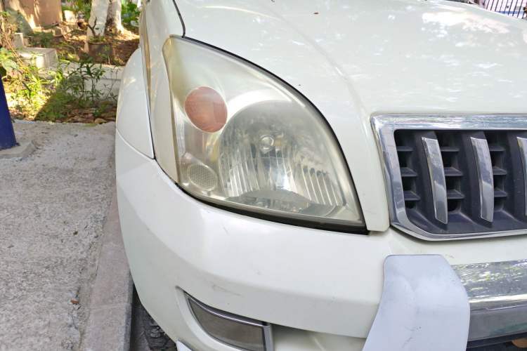 Used Toyota Prado 2004 VX 4.0 Right Front Headlight