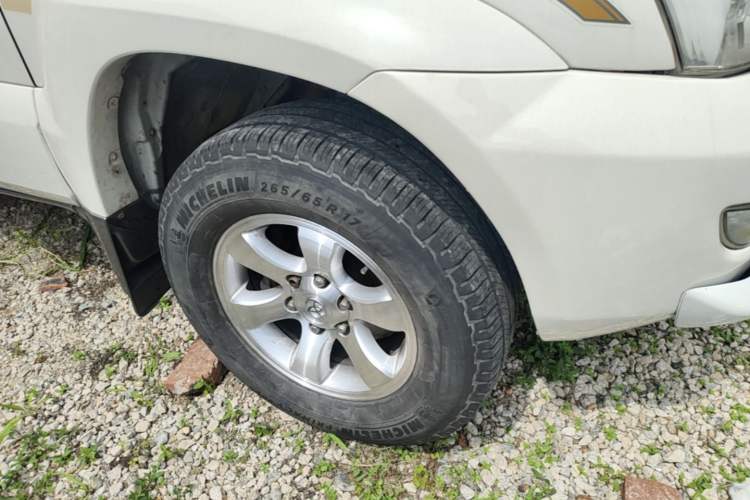 Used Toyota Prado 2004 VX 4.0 Right Front Wheel Hub