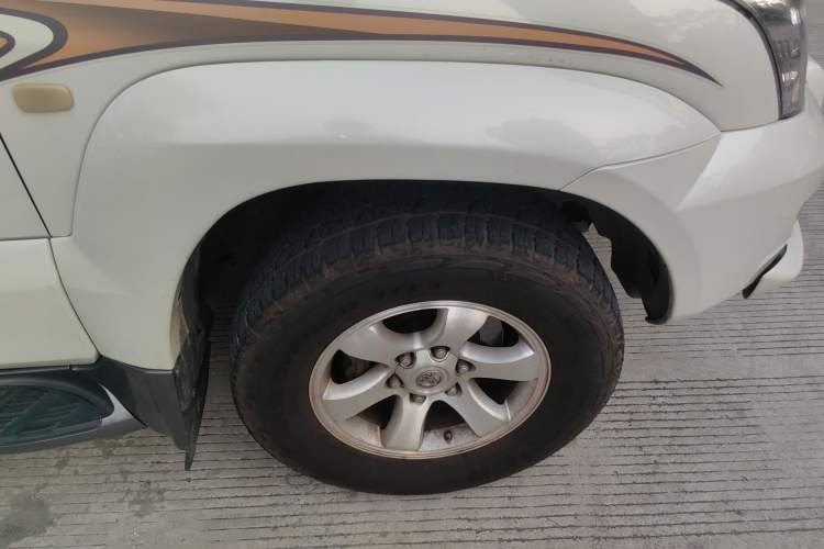 Used Toyota Prado 2004 VX 4.0 Right Front Wheel Hub
