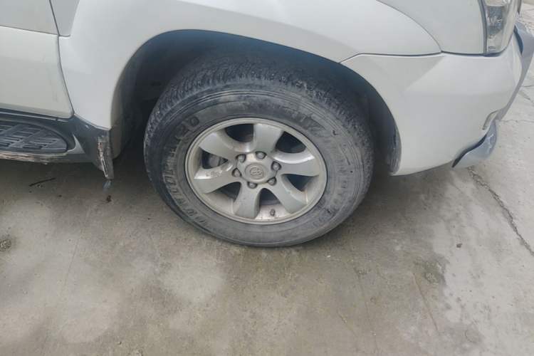 Used Toyota Prado 2004 GX 2.7 Automatic Model Right Front Wheel Hub